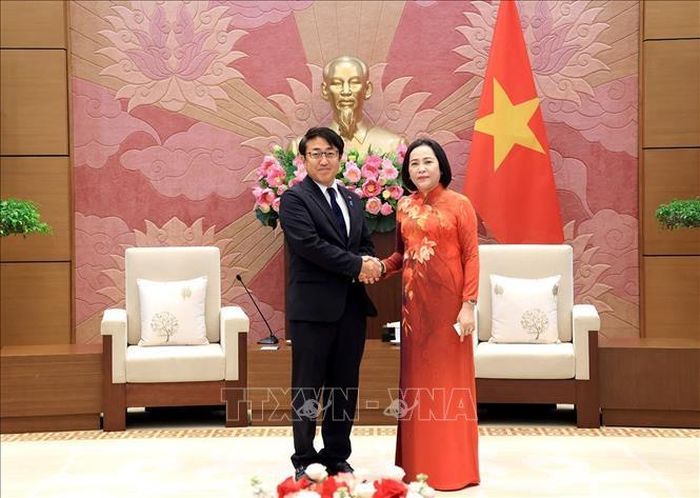 Phó Chủ tịch Quốc hội Nguyễn Thị Thanh tiếp Ngài Saito Hiroaki, Chủ nhiệm Ủy ban Giáo dục, Văn hóa, Thể thao, Khoa học và Công nghệ của Hạ viện Nhật Bản. Ảnh: Tuấn Anh/TTXVN