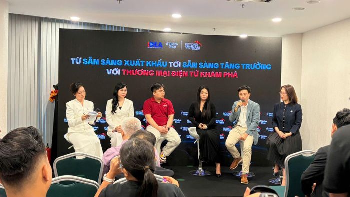 Ông Phạm Tấn Đạt, TGĐ Fado chia sẻ kinh nghiệm xuất khẩu trực tuyến sang Trung Quốc.