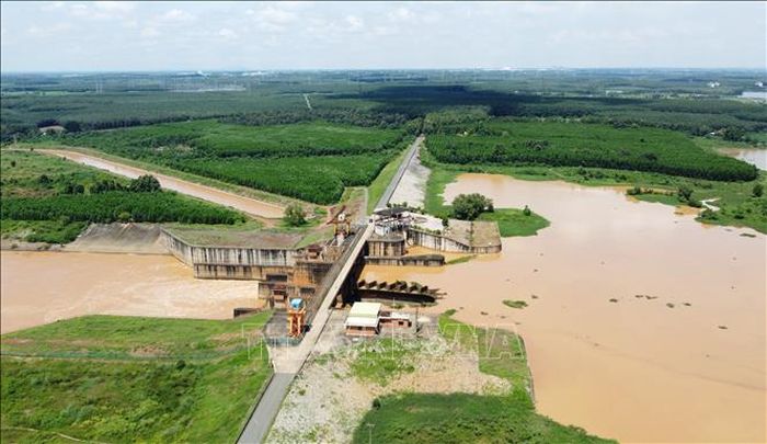 Đập thuỷ lợi Phước Hoà tại xã Nha Bích (Đồng Nai). Ảnh: Đậu Tất Thành/TTXVN