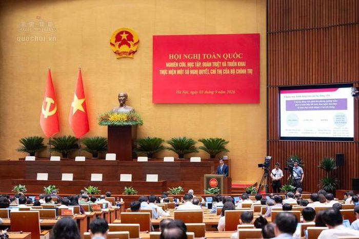 Ông Nguyễn Duy Ngọc nhấn mạnh tinh thần xuyên suốt là mở đường cho người muốn làm, kiên quyết thay thế, sàng lọc những người không làm, không dám chịu trách nhiệm, né tránh, đùn đẩy, trì trệ (Ảnh: Media Quốc hội).