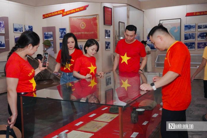 Các nền tảng số đã quảng bá khu du lịch đến với du khách thập phương.