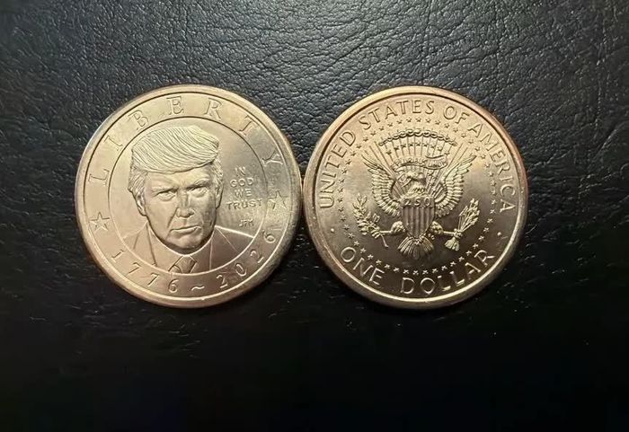 Đồng xu 1 USD có hình Tổng thống Mỹ Donald Trump. Ảnh: ABC News