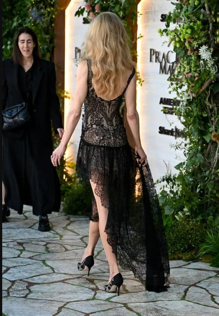 Nicole Kidman trở thành tâm điểm tại buổi công chiếu Practical Magic 2 ở Los Angeles. Ảnh: Getty Images