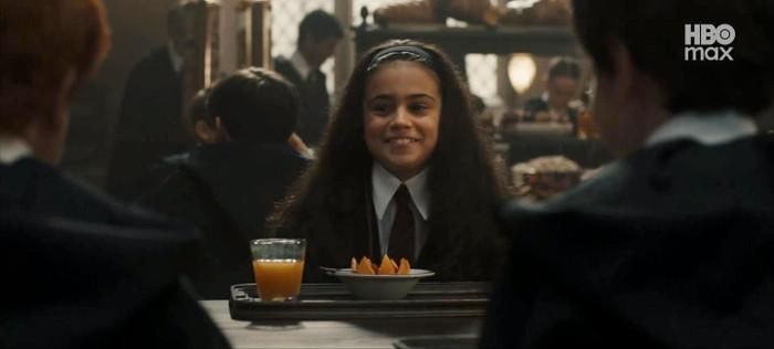 Trailer lần này đưa khán giả đi sâu hơn vào không khí của năm học đầu tiên tại Hogwarts.