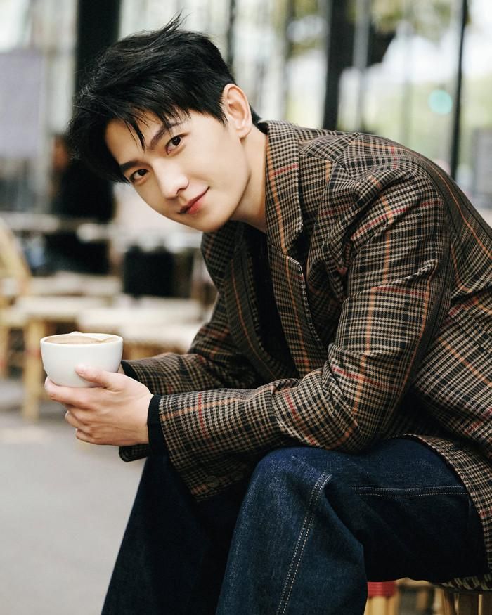 Bước qua thời kỳ bùng nổ của một ngôi sao lưu lượng, Dương Dương đang đứng trước thử thách tạo ra những vai diễn đủ sức vượt khỏi danh xưng "nam thần".