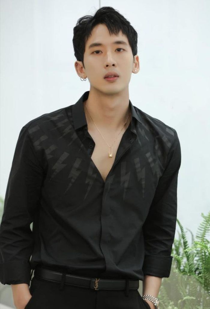 Tuấn Trần.