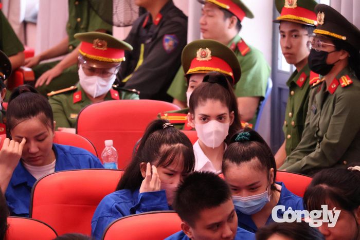 Bị cáo Andrea Aybar Carmona (người mẫu An Tây) bị tuyên phạt 8 năm tù về các tội “Tàng trữ trái phép chất ma túy” và “Tổ chức sử dụng trái phép chất ma túy”.