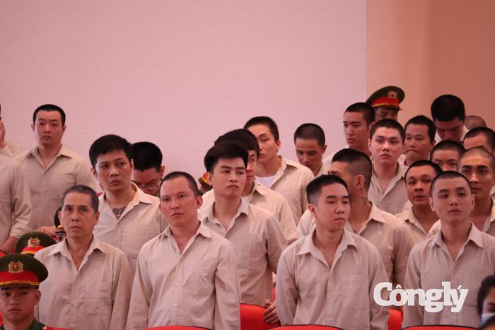 Quá trình lượng hình, HĐXX xem xét toàn diện tính chất, mức độ hành vi, vai trò của từng bị cáo cũng như các tình tiết tăng nặng, giảm nhẹ trách nhiệm hình sự.