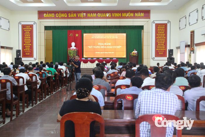 Quang cảnh tọa đàm.
