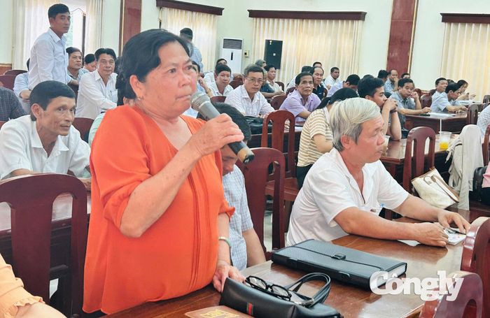 Các thành viên Tổ hòa giải đã trực tiếp trao đổi, nêu ý kiến.