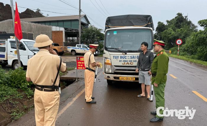 CSGT Lâm Đồng xử lý hơn 4.200 vi phạm giao thông dịp lễ.