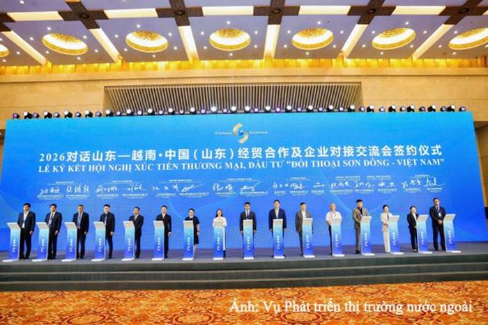 Các đại biểu tham dự Lễ Ký kết hội nghị xúc tiến thương mại, đầu tư "Đối thoại Sơn Đông - Việt Nam".