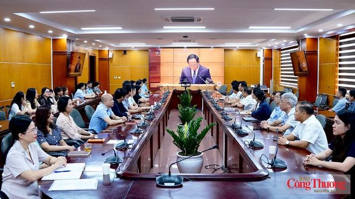 Đảng bộ Cục Đổi mới sáng tạo, Chuyển đổi xanh và khuyến công học tập, quán triệt triển khai một số Nghị quyết của Bộ Chính trị, Ban Bí thư.