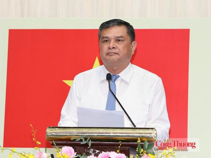 Ông Nguyễn Văn Bảy - Giám đốc Sở Văn hóa, Thể thao và Du lịch TP. Cần Thơ phát biểu tại lễ khai mạc.