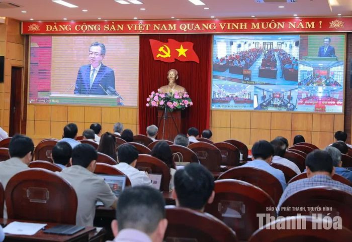 Đồng chí Nguyễn Thanh Nghị, Ủy viên Bộ Chính trị, Bí thư Trung ương Đảng, Trưởng Ban Chính sách, chiến lược Trung ương quán triệt chuyên đề "Những nội dung trọng tâm, cốt lõi Nghị quyết của Bộ Chính trị về phát triển vùng và tổ chức không gian phát triển quốc gia trong giai đoạn mới”.