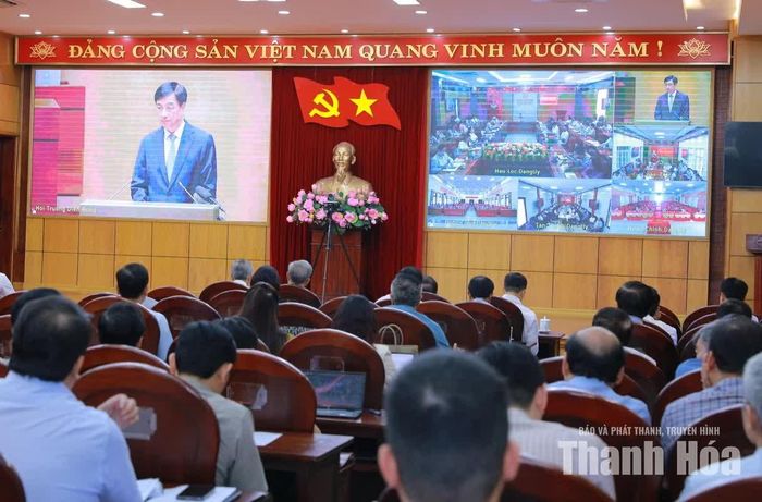 Đồng chí Nguyễn Duy Ngọc, Ủy viên Bộ Chính trị, Bí thư Trung ương Đảng, Trưởng Ban Tổ chức Trung ương quán triệt chuyên đề “Những nội dung trọng tâm, cốt lõi Nghị quyết của Bộ Chính trị về phát huy tính tiên phong, gương mẫu, tinh thần đổi mới, dám nghĩ, dám làm, dám chịu trách nhiệm của đội ngũ cán bộ, đảng viên trong kỷ nguyên mới”.