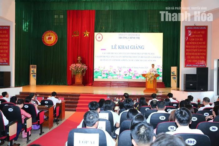Toàn cảnh buổi lễ khai giảng.