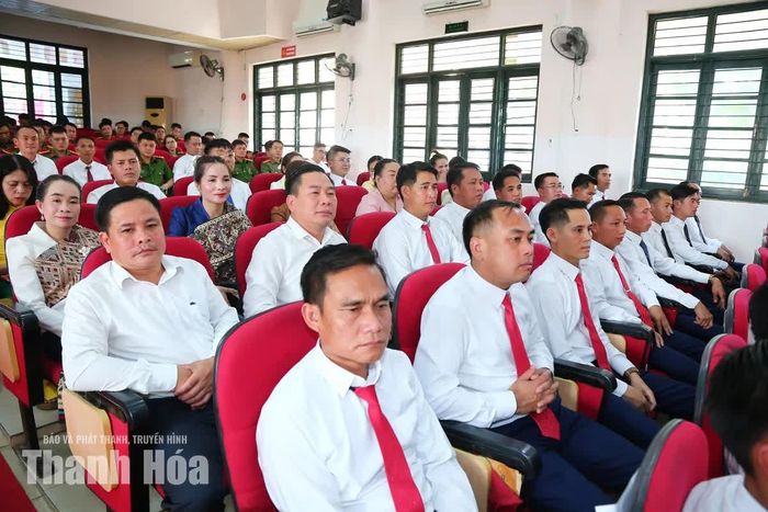 Các học viên tại lớp khai giảng.