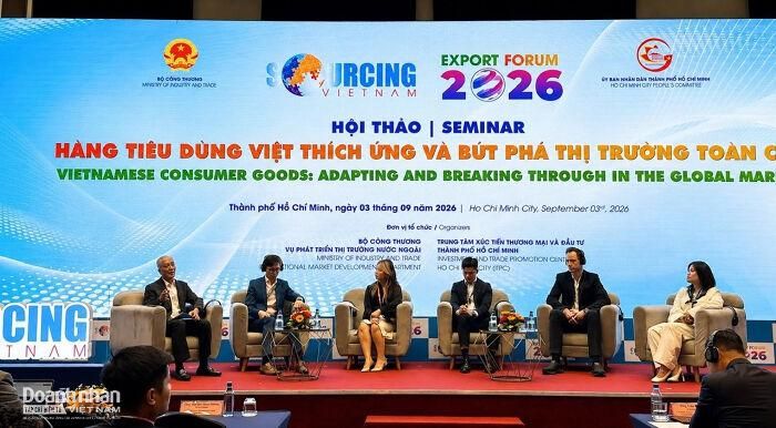   Các đại biểu tham hội thảo “Hàng tiêu dùng Việt thích ứng và bứt phá thị trường toàn cầu”.