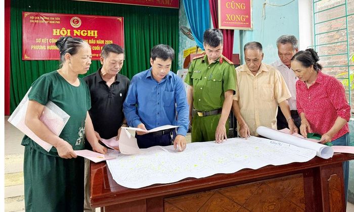 Phường Tân Tiến triển khai cao điểm làm giàu dữ liệu đất.