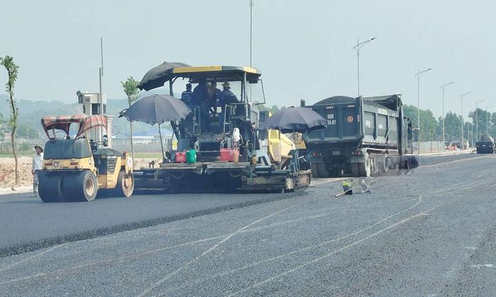  Được bàn giao mặt bằng, chủ đầu tư Khu công nghiệp Song Mai - Nghĩa Trung đẩy nhanh tiến độ hoàn thiện hạ tầng. 