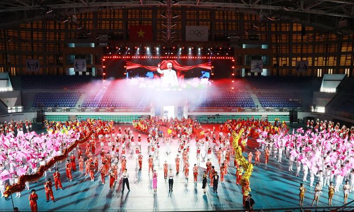 Toàn cảnh chương trình đồng diễn chào mừng Đại hội.