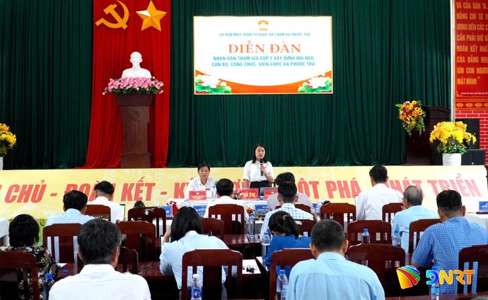 Ủy ban MTTQ Việt Nam xã Phước Trà tổ chức diễn đàn nhân dân tham gia góp ý xây dựng đội ngũ cán bộ, công chức xã. Ảnh: N.ĐOAN