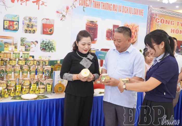 Sau chế biến, sản phẩm mắc ca được thị trường trong và ngoài tỉnh ưa chuộng.