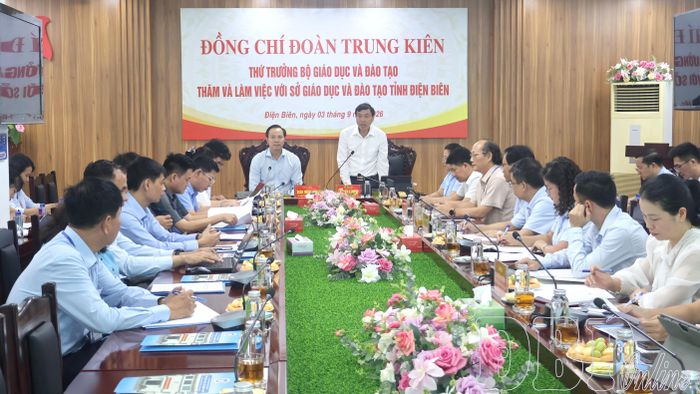 Chủ tịch UBND tỉnh Lê Văn Lương phát biểu tại buổi làm việc