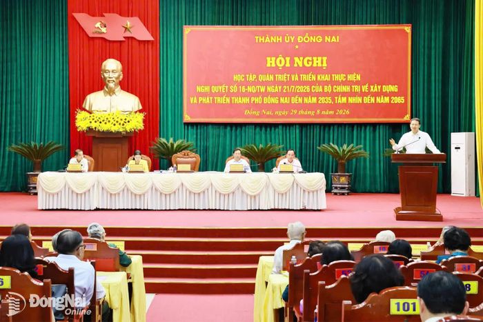 Ban Thường vụ Thành ủy quán triệt, triển khai thực hiện Nghị quyết số 16-NQ/TW của Bộ Chính trị về xây dựng và phát triển thành phố Đồng Nai đến năm 2035, tầm nhìn đến năm 2065. Ảnh: Công Nghĩa