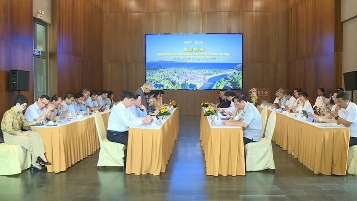  Quang cảnh buổi làm việc. Ảnh: Hoàng Vũ 