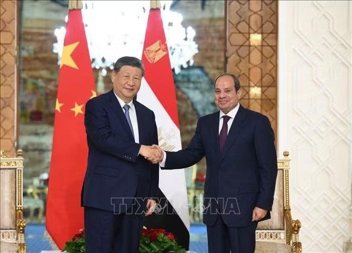  Chủ tịch Trung Quốc Tập Cận Bình (trái) và Tổng thống Ai Cập Abdel Fattah El-Sisi tại cuộc gặp ở Cairo ngày 2-9-2026. Ảnh: THX/TTXVN phát 
