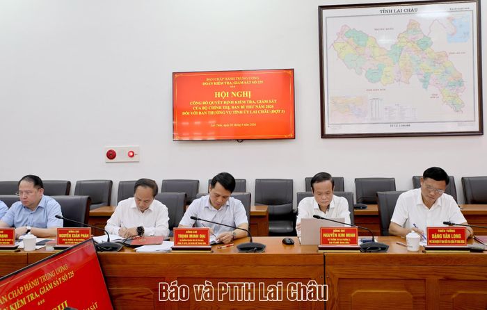 Các đại biểu dự hội nghị. 