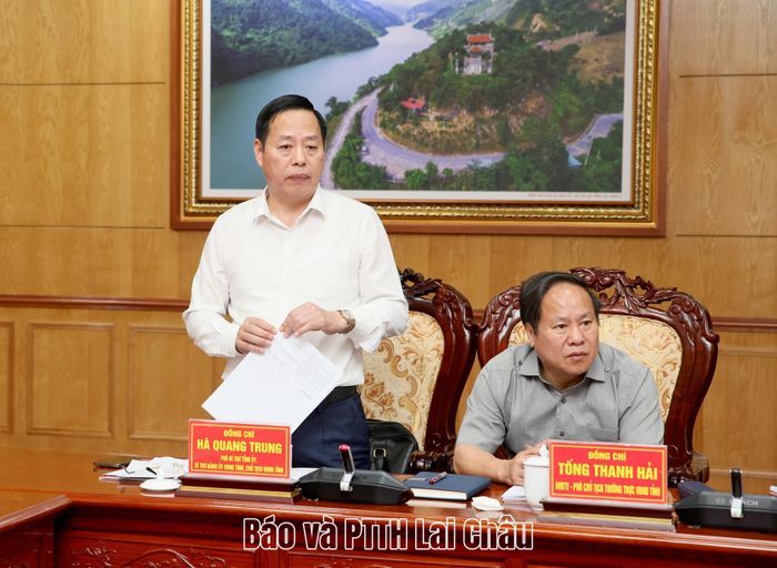 Đồng chí Hà Quang Trung - Phó Bí thư Tỉnh uỷ, Chủ tịch UBND tỉnh phát biểu tại buổi làm việc. 