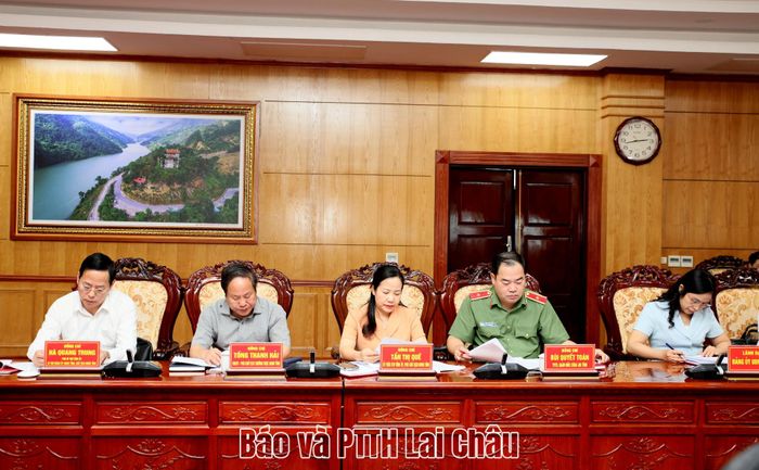 Đại biểu dự buổi làm việc. 