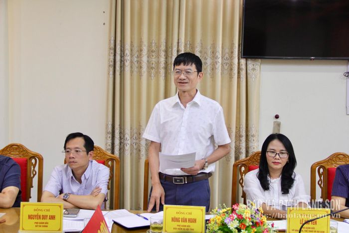 Lãnh đạo Bảo hiểm xã hội tỉnh phát biểu tại buổi làm việc
