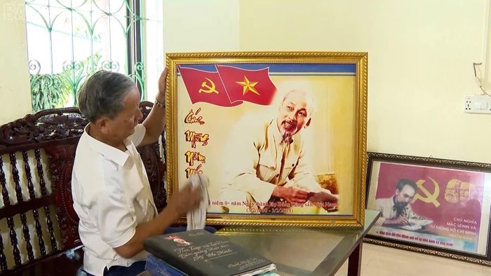 Nhờ những kỷ vật ấy, lịch sử không còn chỉ hiện diện trong sách vở mà trở nên gần gũi hơn qua câu chuyện của những người đã từng sống trong thời đại ấy.