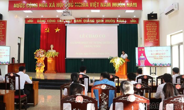 Quang cảnh lễ chào cờ và sinh hoạt tháng 9/2026 của Đảng bộ phường Âu Lâu.