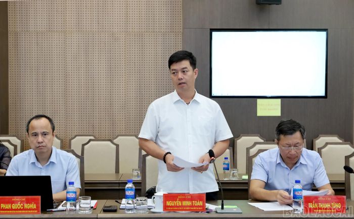 Đồng chí Nguyễn Minh Toàn - Chủ nhiệm Ủy ban Kiểm tra Tỉnh ủy, Trưởng đoàn giám sát phát biểu kết luận hội nghị.