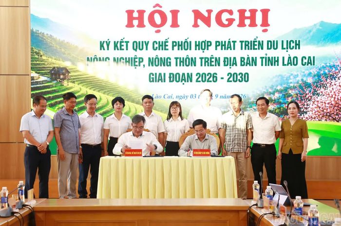Lãnh đạo hai Sở ký kết quy chế phối hợp.