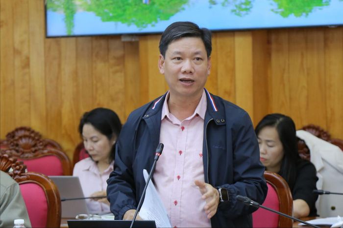 Giám đốc Sở Nội vụ Đỗ Văn Chung báo cáo số lượng biên chế trung ương tạm giao cho Lâm Đồng năm 2026