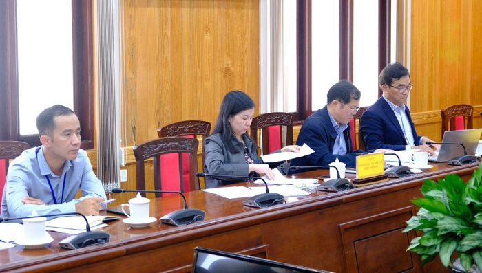 Đại diện lãnh đạo các sở, ngành tham dự buổi làm việc