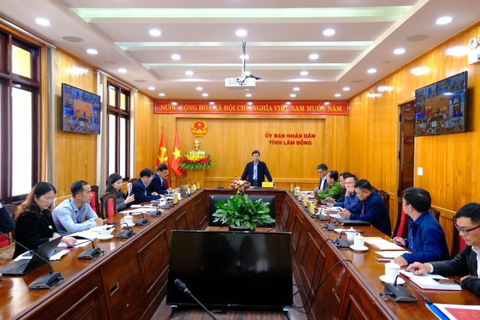 Quang cảnh buổi làm việc