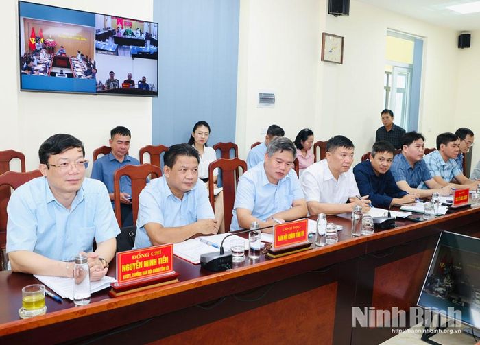 Các đại biểu dự phiên tiếp công dân.