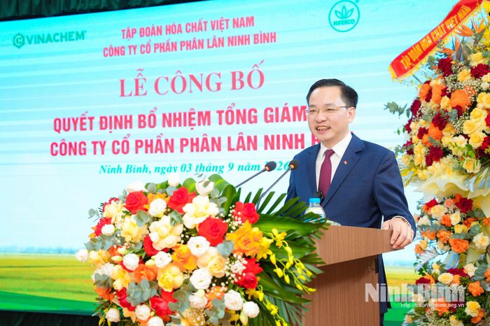 Ông Nguyễn Hữu Tú, Tổng Giám đốc Tập đoàn Hoá chất Việt Nam phát biểu tại buổi lễ.