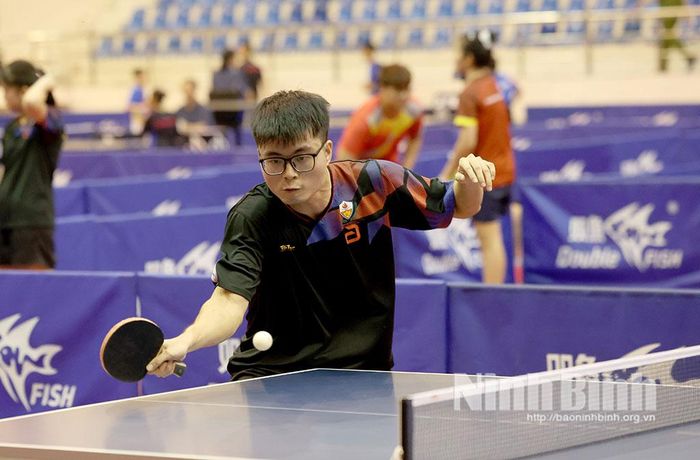 VĐV Vũ Mạnh Huy, đoàn tuyển Công an Nhân dân T và T giành Huy chương Vàng nội dung đơn nam lứa tuổi 22 - 23.