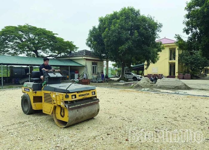 Đơn vị thi công đẩy nhanh tiến độ hoàn thành Dự án cải tạo, nâng cấp sân trường và các hạng mục phụ trợ Trường Tiểu học Tam Hồng 1.