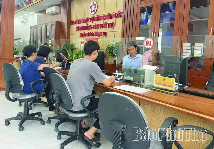 Trung tâm Phục vụ Hành chính công xã Tam Hồng được đầu tư cải tạo, nâng cấp khang trang để nâng cao chất lượng phục vụ Nhân dân.