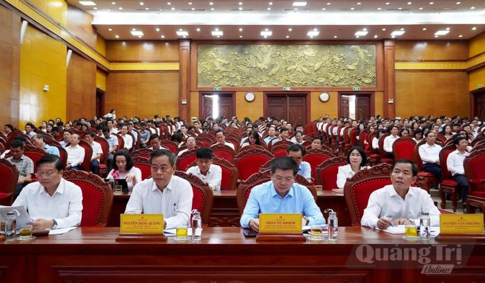 Các đại biểu tham dự hội nghị tại điểm cầu Tỉnh ủy - Ảnh: X.P