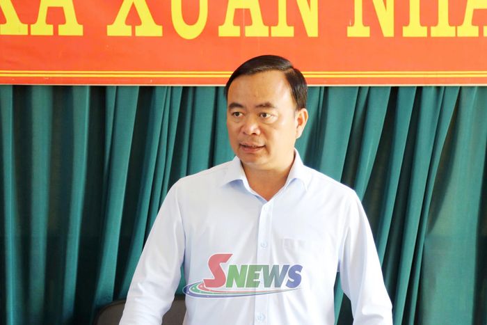 Đồng chí Phó Chủ tịch Thường trực UBND tỉnh phát biểu tại cuộc làm việc với xã Xuân Nha.